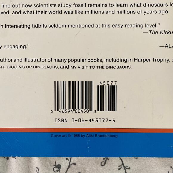 Vintage 1988 Dinosaur Bones Paperback Book - Picture 3 of 6